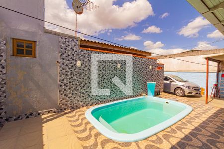Casa à venda com 65m², 2 quartos e 3 vagas Casa à venda com 65m², 2 quartos e 3 vagasPiscina