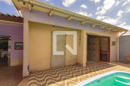 Casa à venda com 65m², 2 quartos e 3 vagas Casa à venda com 65m², 2 quartos e 3 vagasFachada