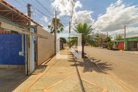 Casa à venda com 65m², 2 quartos e 3 vagas Casa à venda com 65m², 2 quartos e 3 vagasVista da Rua