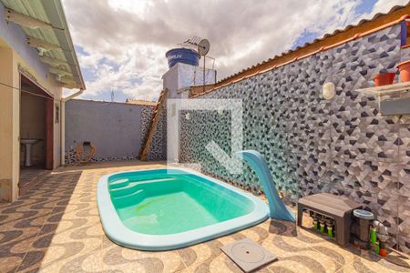 Casa à venda com 65m², 2 quartos e 3 vagas Casa à venda com 65m², 2 quartos e 3 vagasPiscina