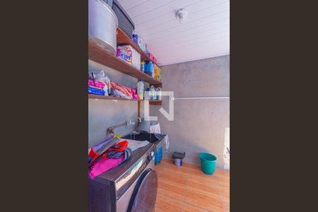 Casa à venda com 65m², 2 quartos e 3 vagas Casa à venda com 65m², 2 quartos e 3 vagasÁrea de Serviço