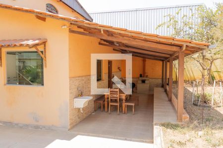 Casa à venda com 333m², 4 quartos e 3 vagas Casa à venda com 333m², 4 quartos e 3 vagasÁrea comum