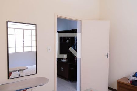 Casa à venda com 333m², 4 quartos e 3 vagas Casa à venda com 333m², 4 quartos e 3 vagasQuarto3