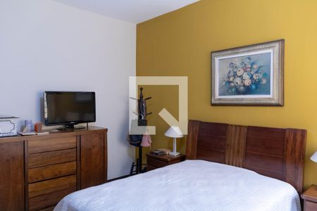 Casa à venda com 333m², 4 quartos e 3 vagas Casa à venda com 333m², 4 quartos e 3 vagasQuarto2