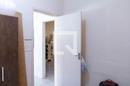 Casa à venda com 333m², 4 quartos e 3 vagas Casa à venda com 333m², 4 quartos e 3 vagasQuarto4