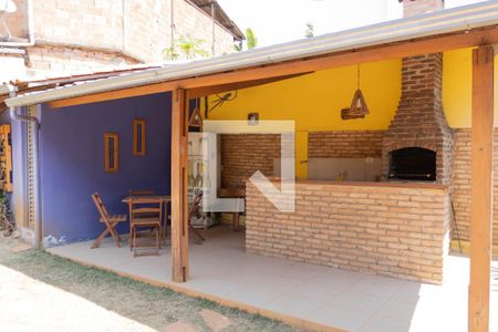 Casa à venda com 333m², 4 quartos e 3 vagas Casa à venda com 333m², 4 quartos e 3 vagasÁrea comum