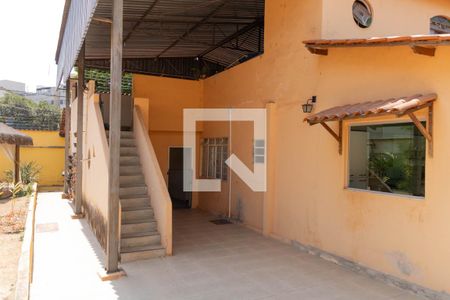 Casa à venda com 333m², 4 quartos e 3 vagas Casa à venda com 333m², 4 quartos e 3 vagasÁrea comum