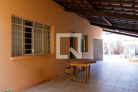 Casa à venda com 333m², 4 quartos e 3 vagas Casa à venda com 333m², 4 quartos e 3 vagasÁrea comum