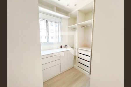 Closet de apartamento para alugar com 1 quarto, 52m² em Socorro, São Paulo