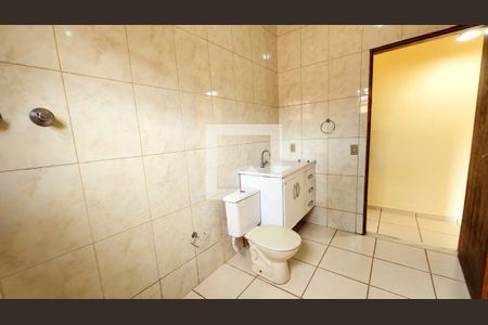 Casa à venda com 2360m², 3 quartos e 8 vagas Casa à venda com 2360m², 3 quartos e 8 vagasBanheiro