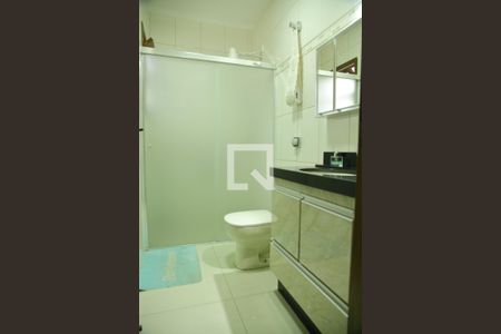 Casa à venda com 120m², 2 quartos e 2 vagasBanheiro da Suíte