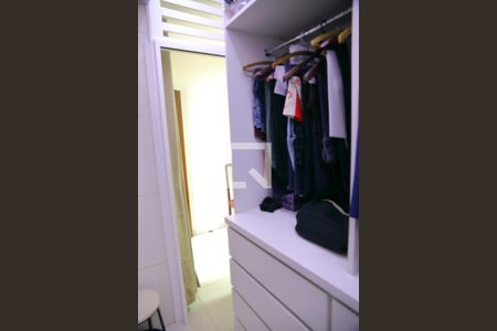 Casa à venda com 120m², 2 quartos e 2 vagasCloset da suíte