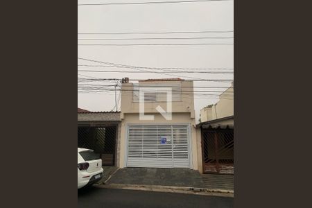 Casa à venda com 120m², 2 quartos e 2 vagasFachada