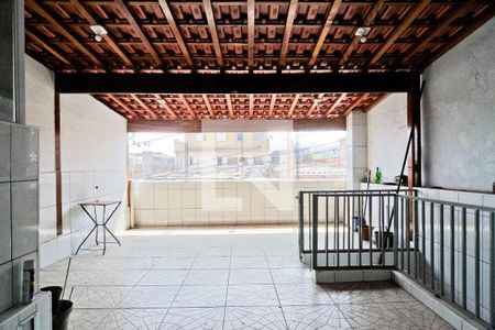 Casa à venda com 220m², 4 quartos e 1 vagaVaranda