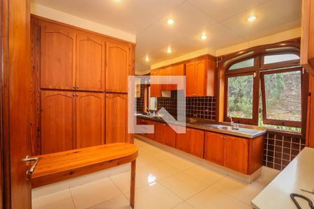 Casa de condomínio à venda com 984m², 4 quartos e 8 vagas Casa de condomínio à venda com 984m², 4 quartos e 8 vagasCozinha