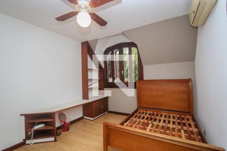 Casa de condomínio à venda com 984m², 4 quartos e 8 vagas Casa de condomínio à venda com 984m², 4 quartos e 8 vagasSuíte 3