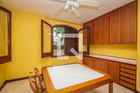 Casa de condomínio à venda com 984m², 4 quartos e 8 vagas Casa de condomínio à venda com 984m², 4 quartos e 8 vagasSala 2