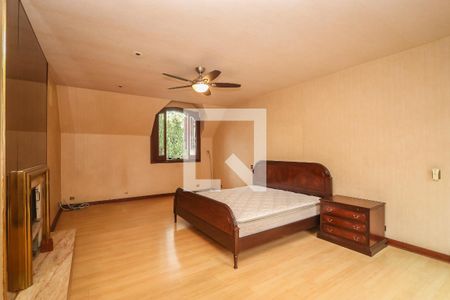 Casa de condomínio à venda com 984m², 4 quartos e 8 vagas Casa de condomínio à venda com 984m², 4 quartos e 8 vagasSuíte 1