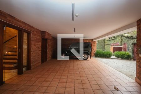 Casa de condomínio à venda com 984m², 4 quartos e 8 vagas Casa de condomínio à venda com 984m², 4 quartos e 8 vagasGaragem