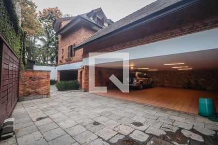 Casa de condomínio à venda com 984m², 4 quartos e 8 vagas Casa de condomínio à venda com 984m², 4 quartos e 8 vagasGaragem