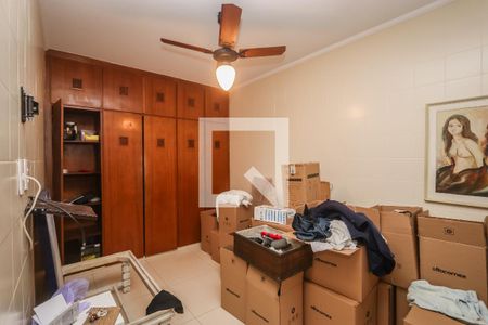 Casa de condomínio à venda com 984m², 4 quartos e 8 vagas Casa de condomínio à venda com 984m², 4 quartos e 8 vagasQuarto de Serviço