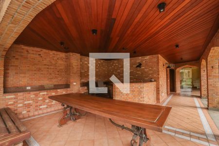 Casa de condomínio à venda com 984m², 4 quartos e 8 vagas Casa de condomínio à venda com 984m², 4 quartos e 8 vagasArea de Refeição