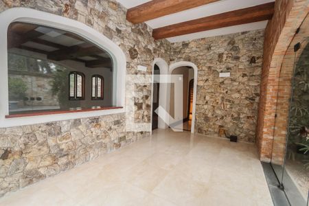 Casa de condomínio à venda com 984m², 4 quartos e 8 vagas Casa de condomínio à venda com 984m², 4 quartos e 8 vagasEntrada