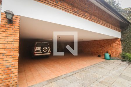 Casa de condomínio à venda com 984m², 4 quartos e 8 vagas Casa de condomínio à venda com 984m², 4 quartos e 8 vagasGaragem