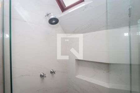 Casa de condomínio à venda com 984m², 4 quartos e 8 vagas Casa de condomínio à venda com 984m², 4 quartos e 8 vagasBanheiro