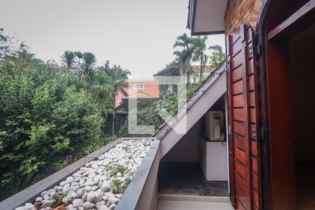 Casa de condomínio à venda com 984m², 4 quartos e 8 vagas Casa de condomínio à venda com 984m², 4 quartos e 8 vagasVaranda da Suíte 1