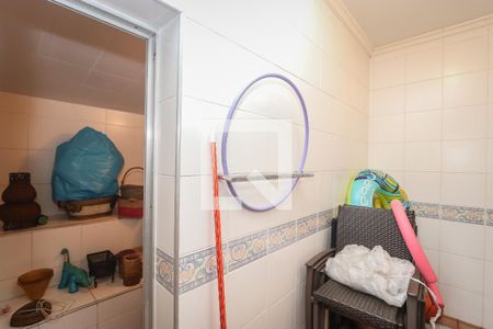 Casa de condomínio à venda com 984m², 4 quartos e 8 vagas Casa de condomínio à venda com 984m², 4 quartos e 8 vagasSaúna