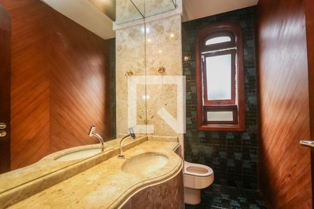 Casa de condomínio à venda com 984m², 4 quartos e 8 vagas Casa de condomínio à venda com 984m², 4 quartos e 8 vagasLavabo