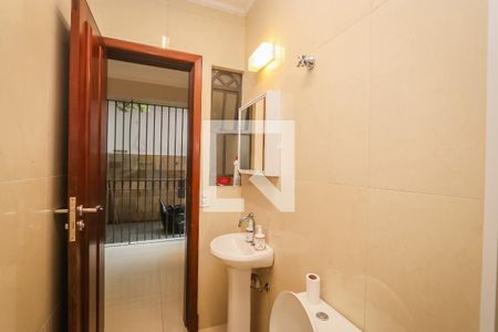 Casa de condomínio à venda com 984m², 4 quartos e 8 vagas Casa de condomínio à venda com 984m², 4 quartos e 8 vagasBanheiro de Serviço 2