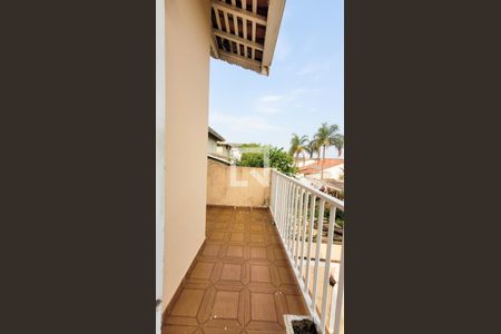 Casa à venda com 235m², 4 quartos e 8 vagasVaranda da Suite Master