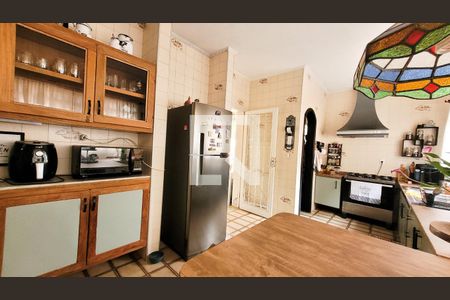 Casa à venda com 235m², 4 quartos e 8 vagasCozinha