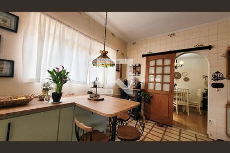 Casa à venda com 235m², 4 quartos e 8 vagasCozinha