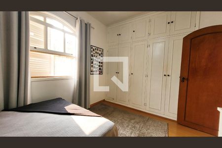 Casa à venda com 235m², 4 quartos e 8 vagasQuarto