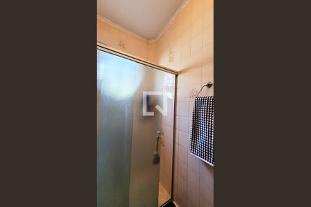 Casa à venda com 235m², 4 quartos e 8 vagasBanheiro Social