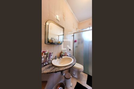 Casa à venda com 235m², 4 quartos e 8 vagasBanheiro Social