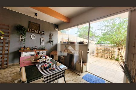 Casa à venda com 235m², 4 quartos e 8 vagasÁrea gourmet