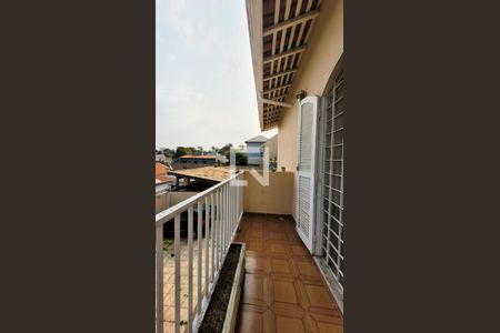 Casa à venda com 235m², 4 quartos e 8 vagasVaranda da Suite Master