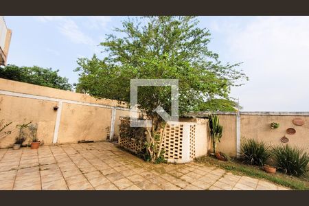 Casa à venda com 235m², 4 quartos e 8 vagasQuintal