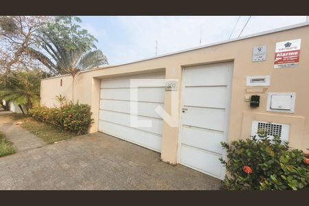 Casa à venda com 235m², 4 quartos e 8 vagasFachada