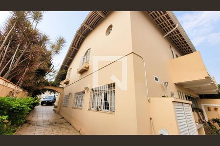 Casa à venda com 235m², 4 quartos e 8 vagasGaragem