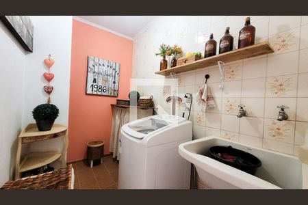 Casa à venda com 235m², 4 quartos e 8 vagasLavanderia