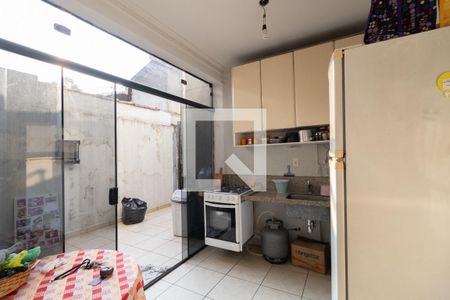 Casa à venda com 180m², 3 quartos e 2 vagas Casa à venda com 180m², 3 quartos e 2 vagasCasa 2 Cozinha