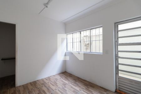 Casa à venda com 180m², 3 quartos e 2 vagas Casa à venda com 180m², 3 quartos e 2 vagasCasa 1 Cozinha