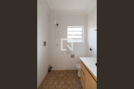 Casa à venda com 180m², 3 quartos e 2 vagas Casa à venda com 180m², 3 quartos e 2 vagasCasa 1 Banheiro