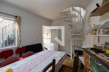 Casa à venda com 180m², 3 quartos e 2 vagas Casa à venda com 180m², 3 quartos e 2 vagasCasa 2 Cozinha