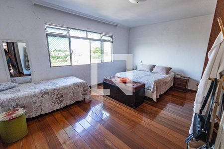 Apartamento à venda com 270m², 4 quartos e 3 vagas Apartamento à venda com 270m², 4 quartos e 3 vagasQuarto 1 / suite
